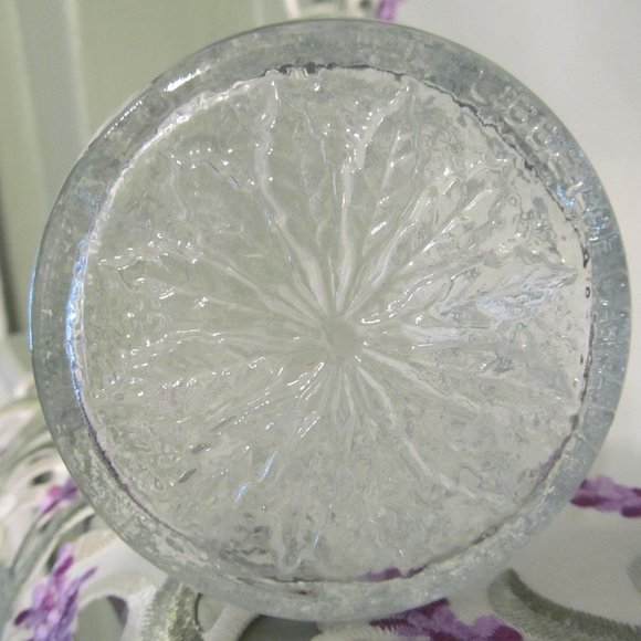 Vintage Libbey Of Canada Clear Glass Embossed Leaf Bud Vase 9" - Picture 12 of 15